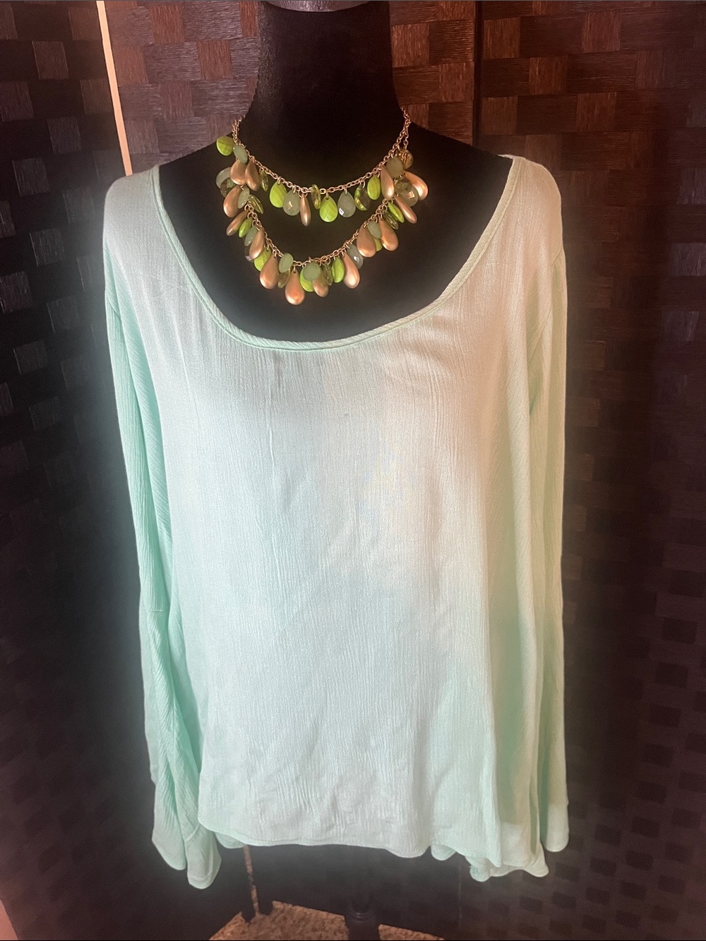 Light Mint Long-Sleeve Women's Top - Mint Green